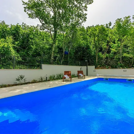 Case de vacanță Traumhaftes Mit Privatpool, Bbq, Klimatisierten Schlafzimmern, Aussendusche, Waschmaschine *