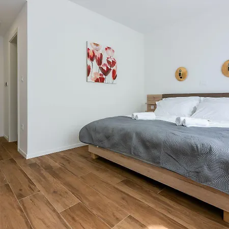 Traumhaftes Mit Privatpool, Bbq, Klimatisierten Schlafzimmern, Aussendusche, Waschmaschine * Grizane-Belgrad