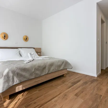 Traumhaftes Mit Privatpool, Bbq, Klimatisierten Schlafzimmern, Aussendusche, Waschmaschine Case de vacanță