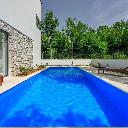 Holiday home Traumhaftes Mit Privatpool, Bbq, Klimatisierten Schlafzimmern, Aussendusche, Waschmaschine