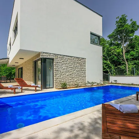 Case de vacanță Traumhaftes Mit Privatpool, Bbq, Klimatisierten Schlafzimmern, Aussendusche, Waschmaschine Grižane