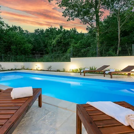Case de vacanță Traumhaftes Mit Privatpool, Bbq, Klimatisierten Schlafzimmern, Aussendusche, Waschmaschine
