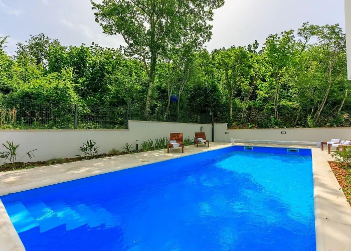 Semesterbostad Traumhaftes Mit Privatpool, Bbq, Klimatisierten Schlafzimmern, Aussendusche, Waschmaschine *