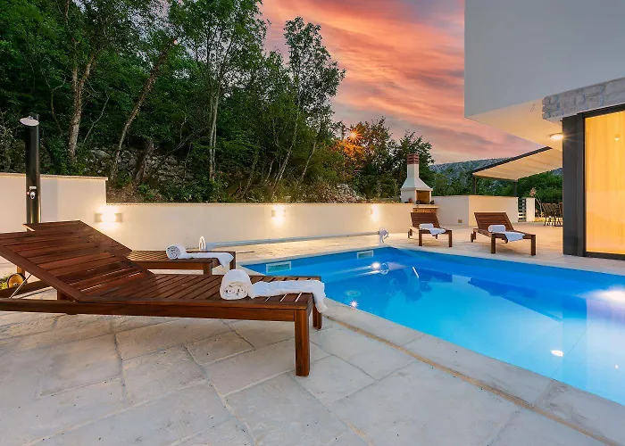 Traumhaftes Mit Privatpool, Bbq, Klimatisierten Schlafzimmern, Aussendusche, Waschmaschine *