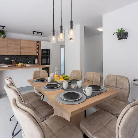 Traumhaftes Mit Privatpool, Bbq, Klimatisierten Schlafzimmern, Aussendusche, Waschmaschine Сasa de vacaciones Grižane