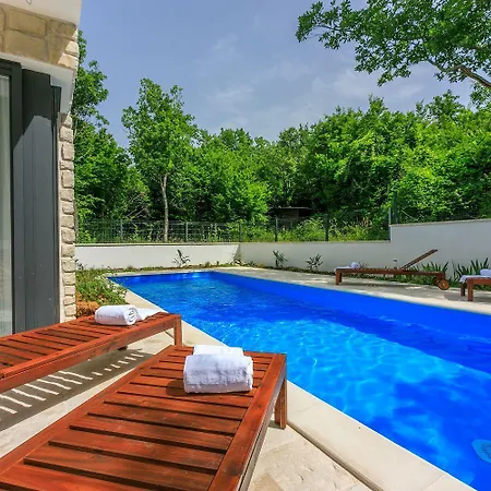 Traumhaftes Mit Privatpool, Bbq, Klimatisierten Schlafzimmern, Aussendusche, Waschmaschine * Grižane