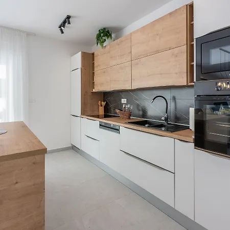 Traumhaftes Mit Privatpool, Bbq, Klimatisierten Schlafzimmern, Aussendusche, Waschmaschine