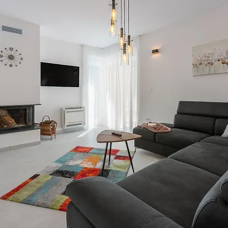 Traumhaftes Mit Privatpool, Bbq, Klimatisierten Schlafzimmern, Aussendusche, Waschmaschine Feriehus