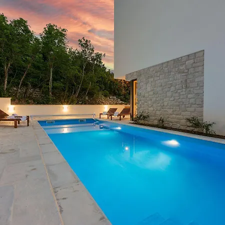 Traumhaftes Mit Privatpool, Bbq, Klimatisierten Schlafzimmern, Aussendusche, Waschmaschine Grižane