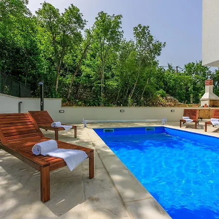 Traumhaftes Mit Privatpool, Bbq, Klimatisierten Schlafzimmern, Aussendusche, Waschmaschine * Grižane