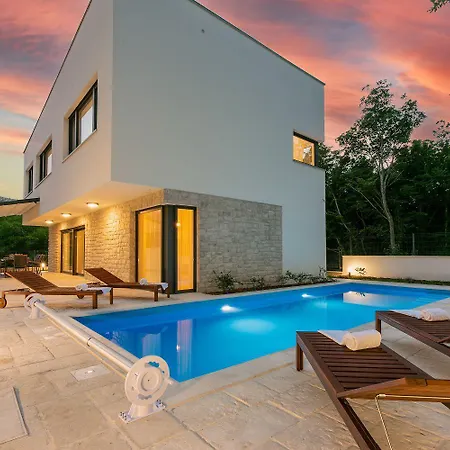 Traumhaftes Mit Privatpool, Bbq, Klimatisierten Schlafzimmern, Aussendusche, Waschmaschine