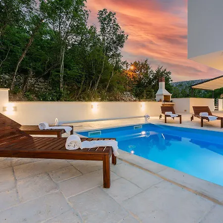 Traumhaftes Mit Privatpool, Bbq, Klimatisierten Schlafzimmern, Aussendusche, Waschmaschine *