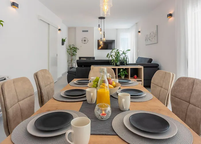 Traumhaftes Mit Privatpool, Bbq, Klimatisierten Schlafzimmern, Aussendusche, Waschmaschine * Grižane