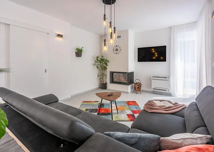 Traumhaftes Mit Privatpool, Bbq, Klimatisierten Schlafzimmern, Aussendusche, Waschmaschine *
